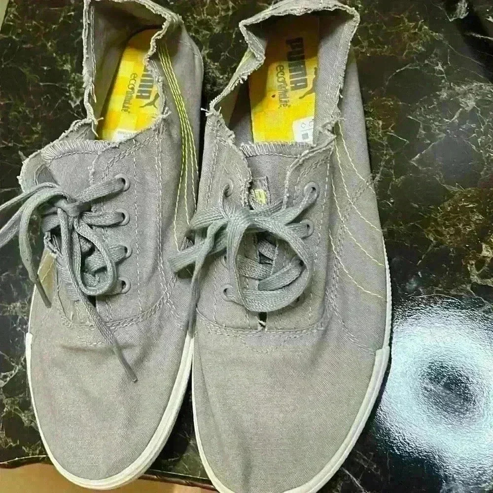 Puma size 9 grey yellow